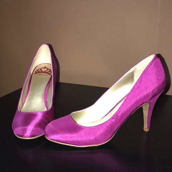 Fergalicious Shoes - 🆕 Fergalicious Hot Pink Heels